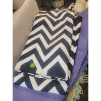 10x14-ft Navy & White Chevron Amagansett Indoor / Outdoor Rug - AS IS