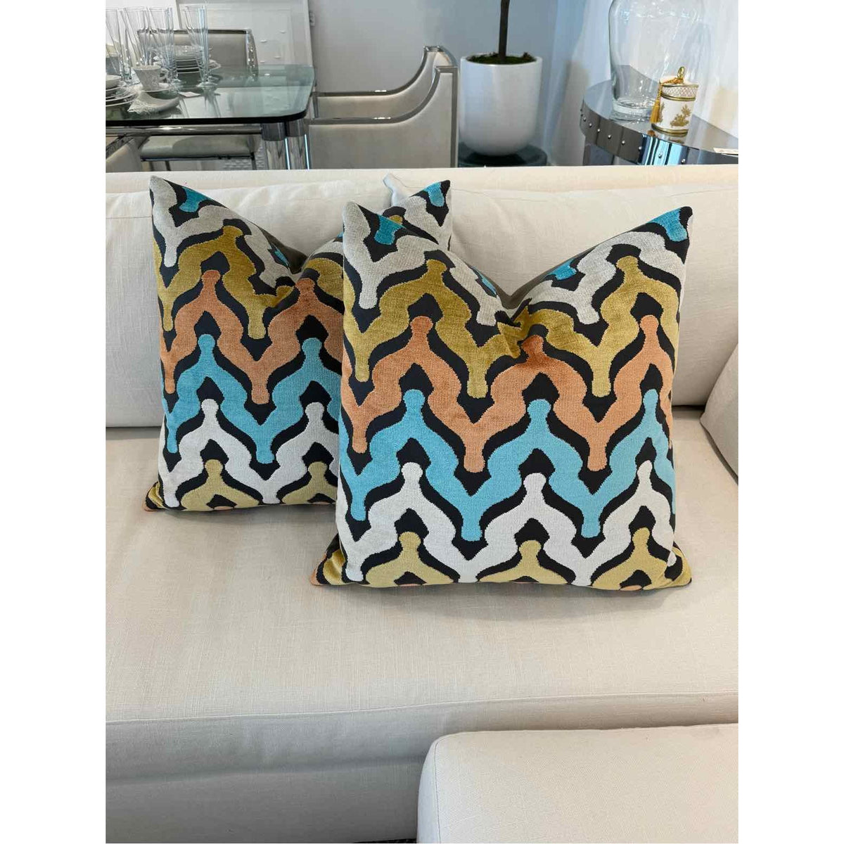 Pair of Multicolor Velvet Waves Pattern Design Pillows