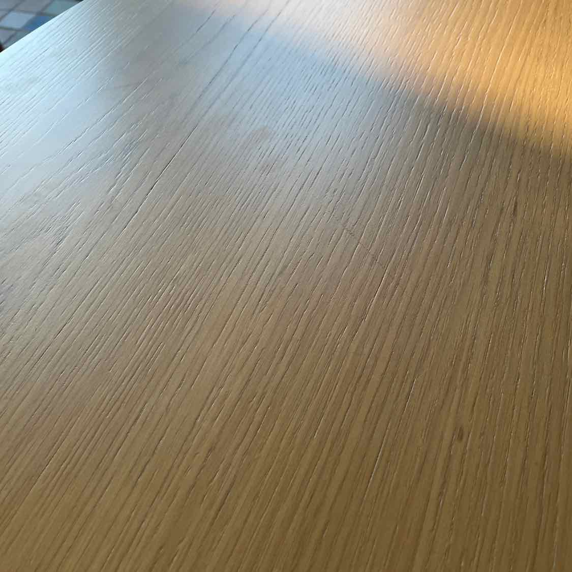 5-ft Round Oak Dining Table w/ Fluted Base