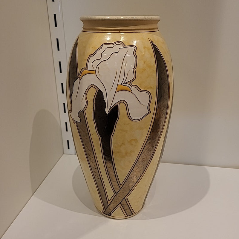 Bulgarian Vase with Iris Flower design