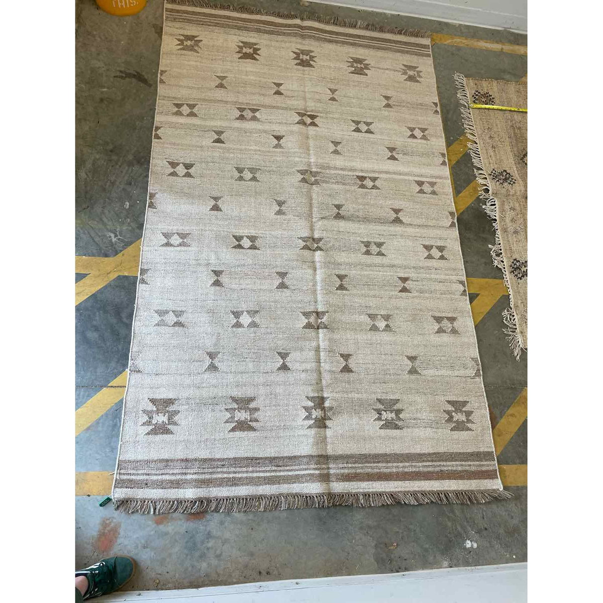 4.10' x 8.4' Brown Tribal Patterns on Beige Kilim Rug #35