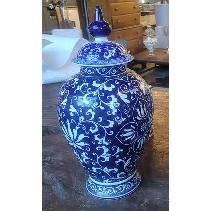 Large Blue & White Porcelain Ginger Jar w/ Lid