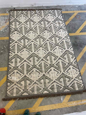5.2' x 8' Gray & Beige Abstract Arrows Pattern Rug #50