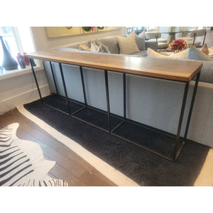 Descriptive image text