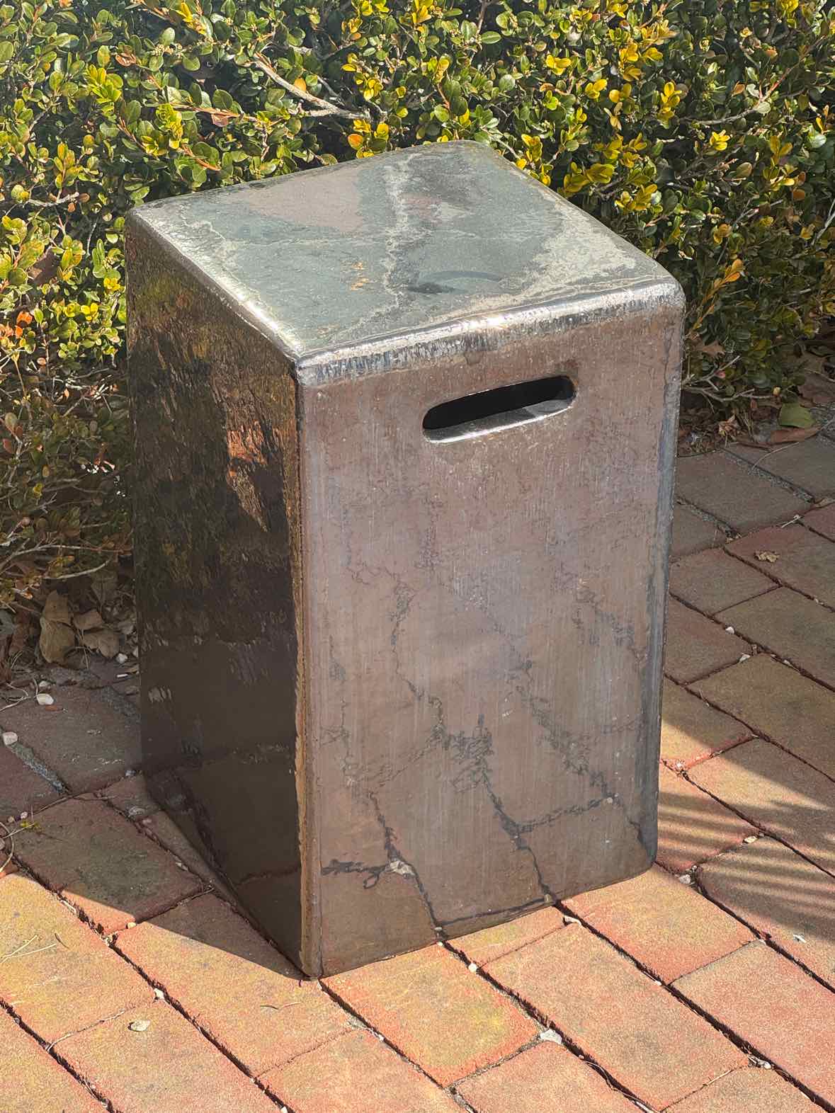 Inout Ceramic Side Table in Anthracite Gray