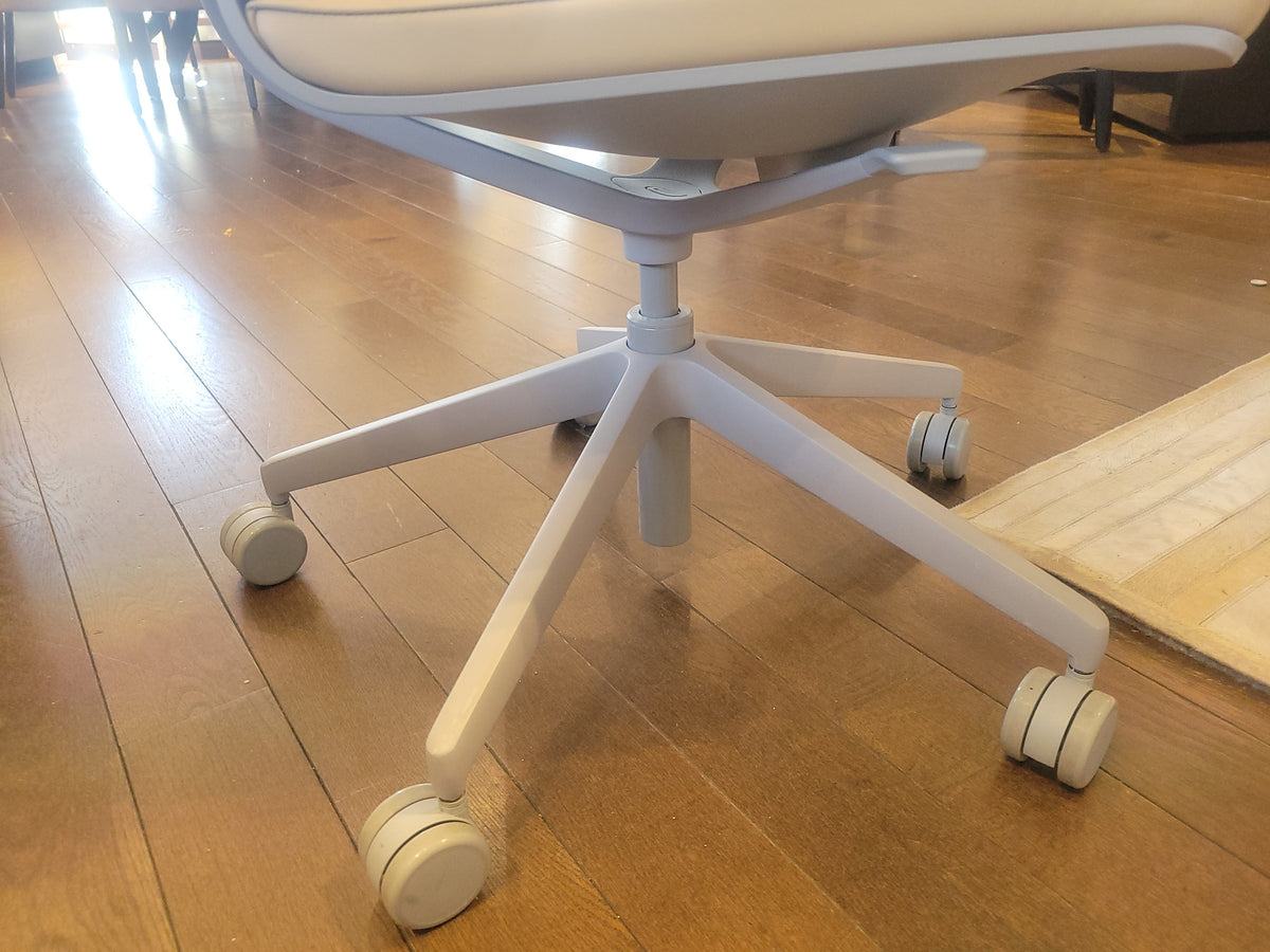 LINQ Gray Rolling Adjustable Desk Chair by Davis Furniture