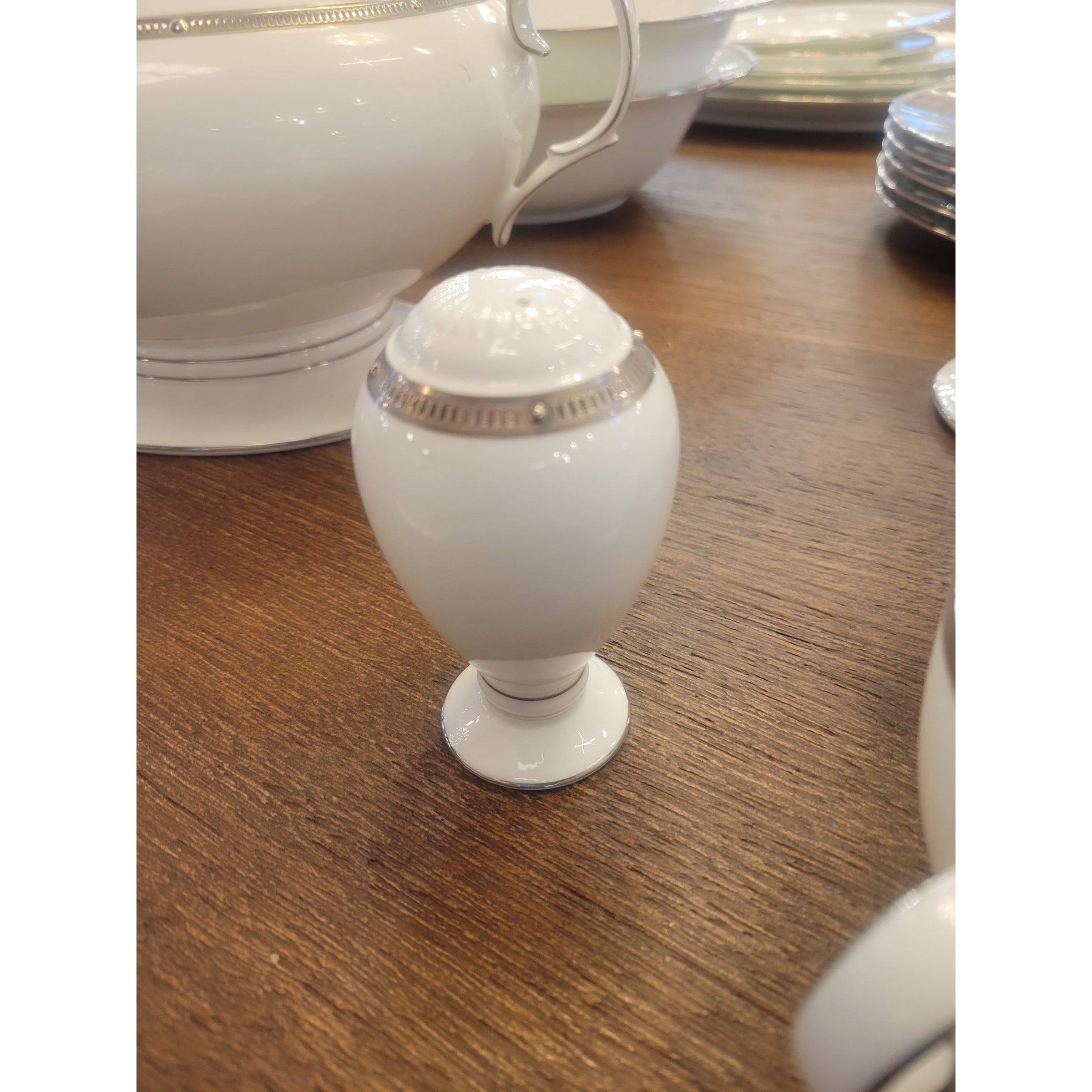 Pepper Shaker, Noritake 'Rochelle' Platinum