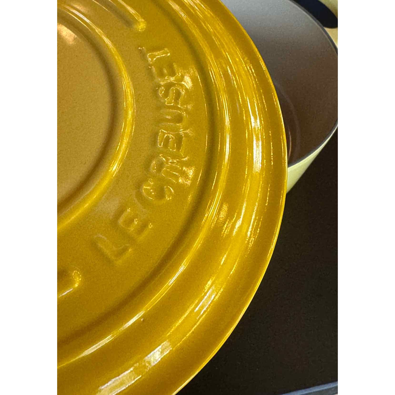 Le Creuset Yellow French Oven w/ Lid