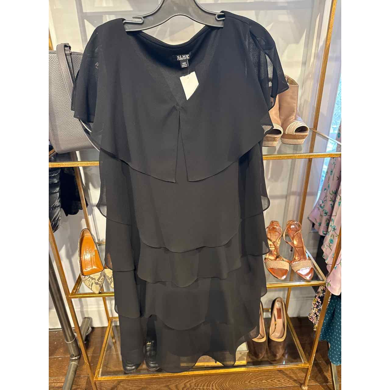 SLNY Size 14W Black Dress