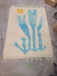 5' x 7' Abstract Coral & Sun on White Rug w/ Tassels