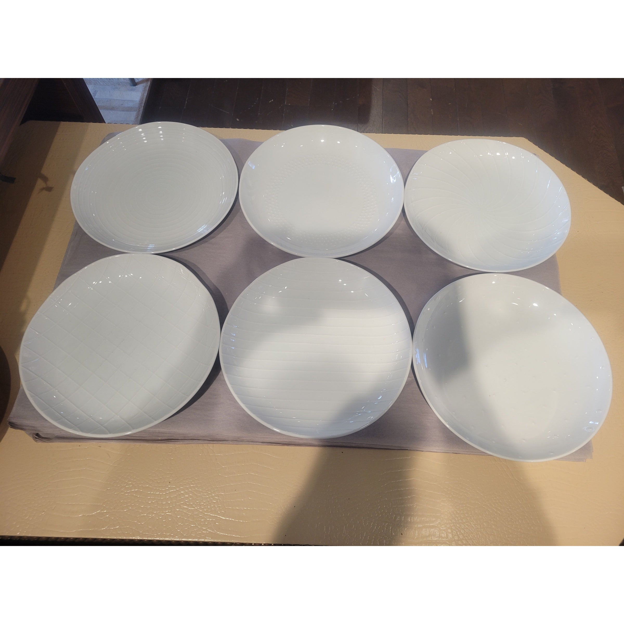 Set of 6 Dinner Plates by Hakusan