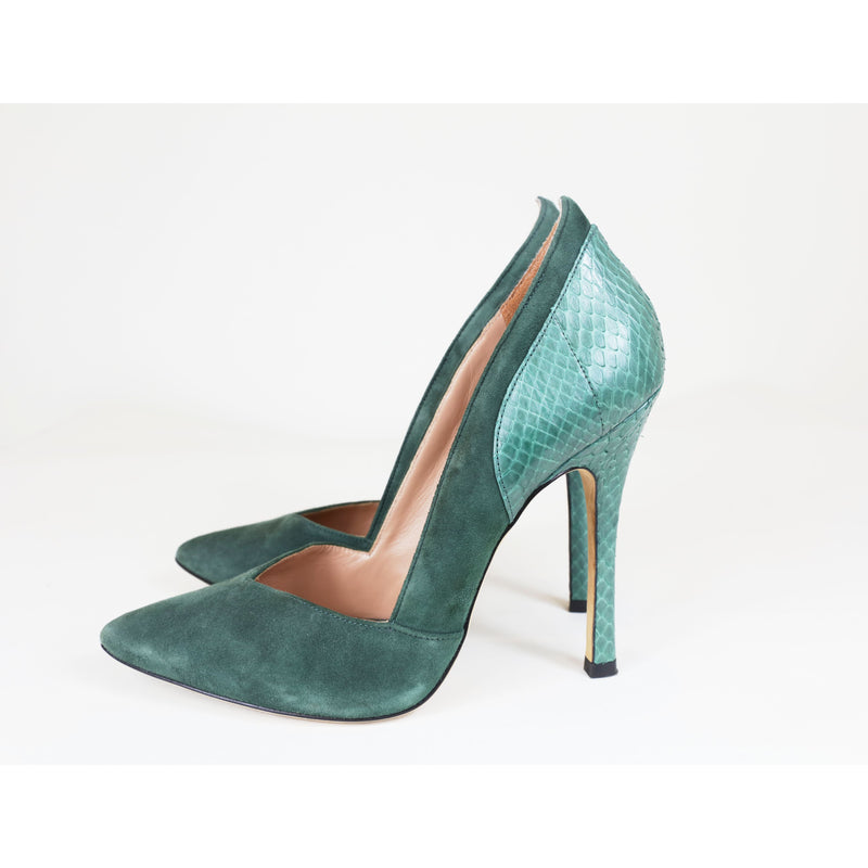 Sigerson Morrison 9 Green Pointed Toe Pumps w/ Snakeskin Heel - colletteconsignment.com