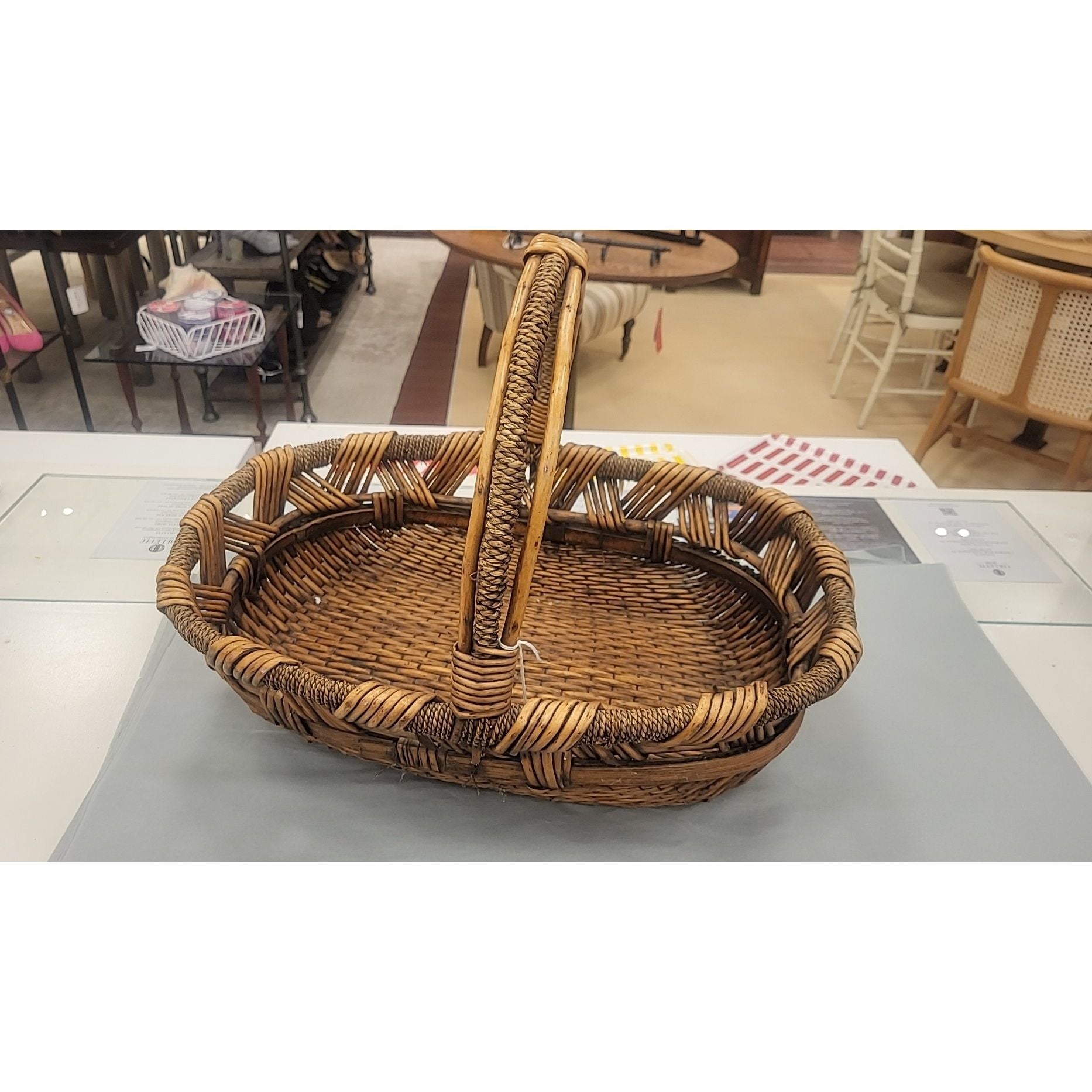 Large Oval Basket w/ Handle