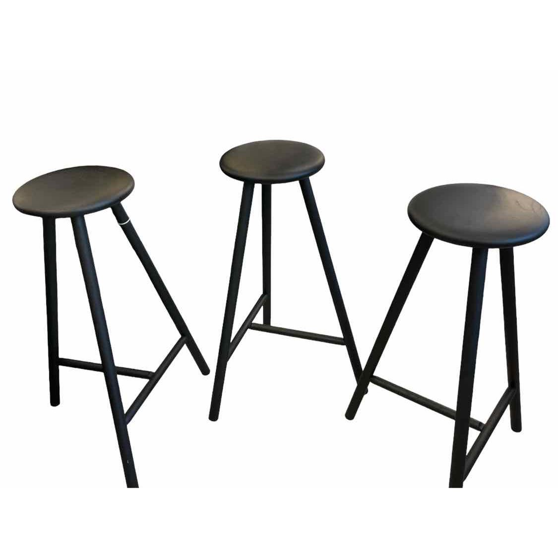 SET of 3 Nikari Linea Perch Bar Stools from Danish Design Store