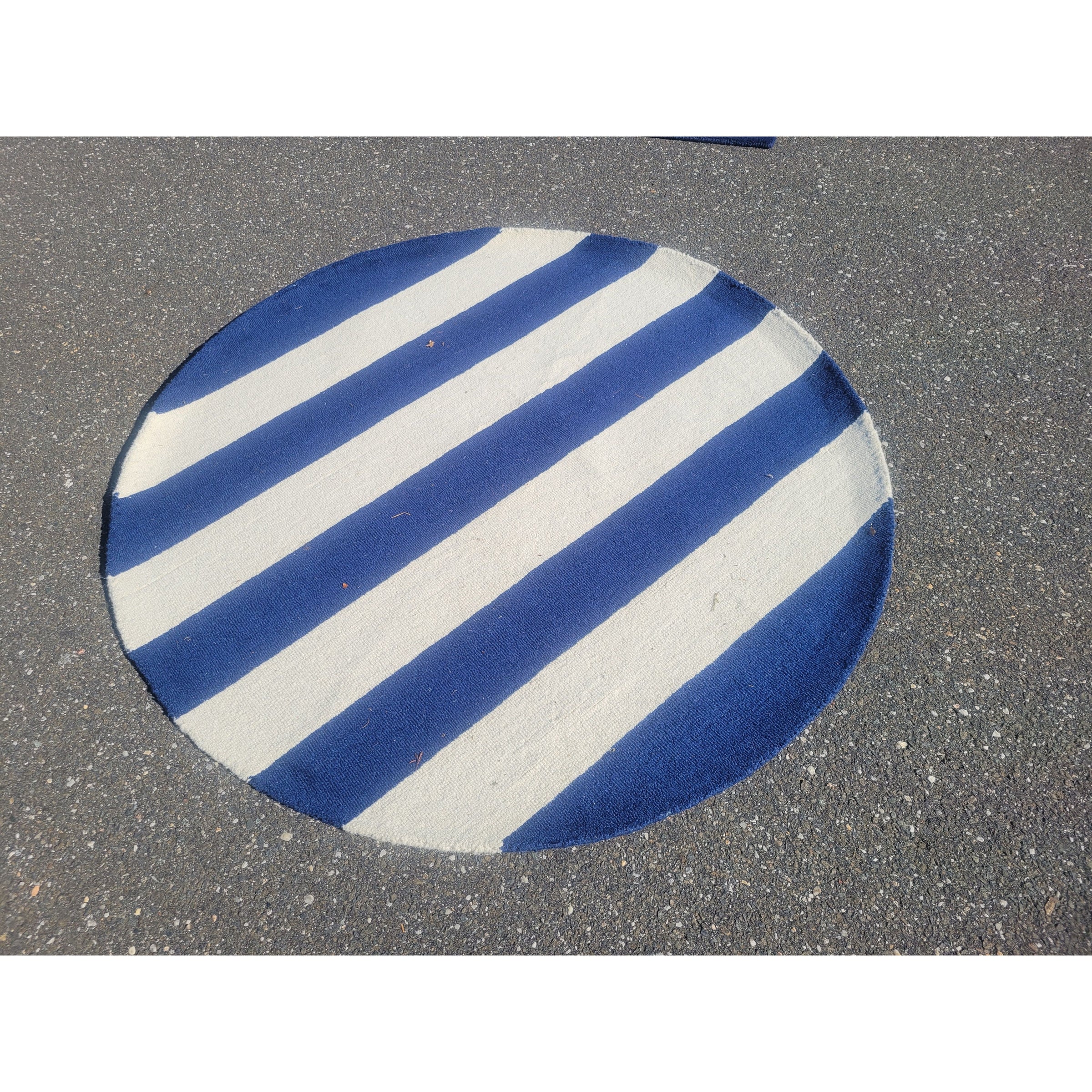 5-ft Round Navy & White Striped Wool Rug by Safavieh