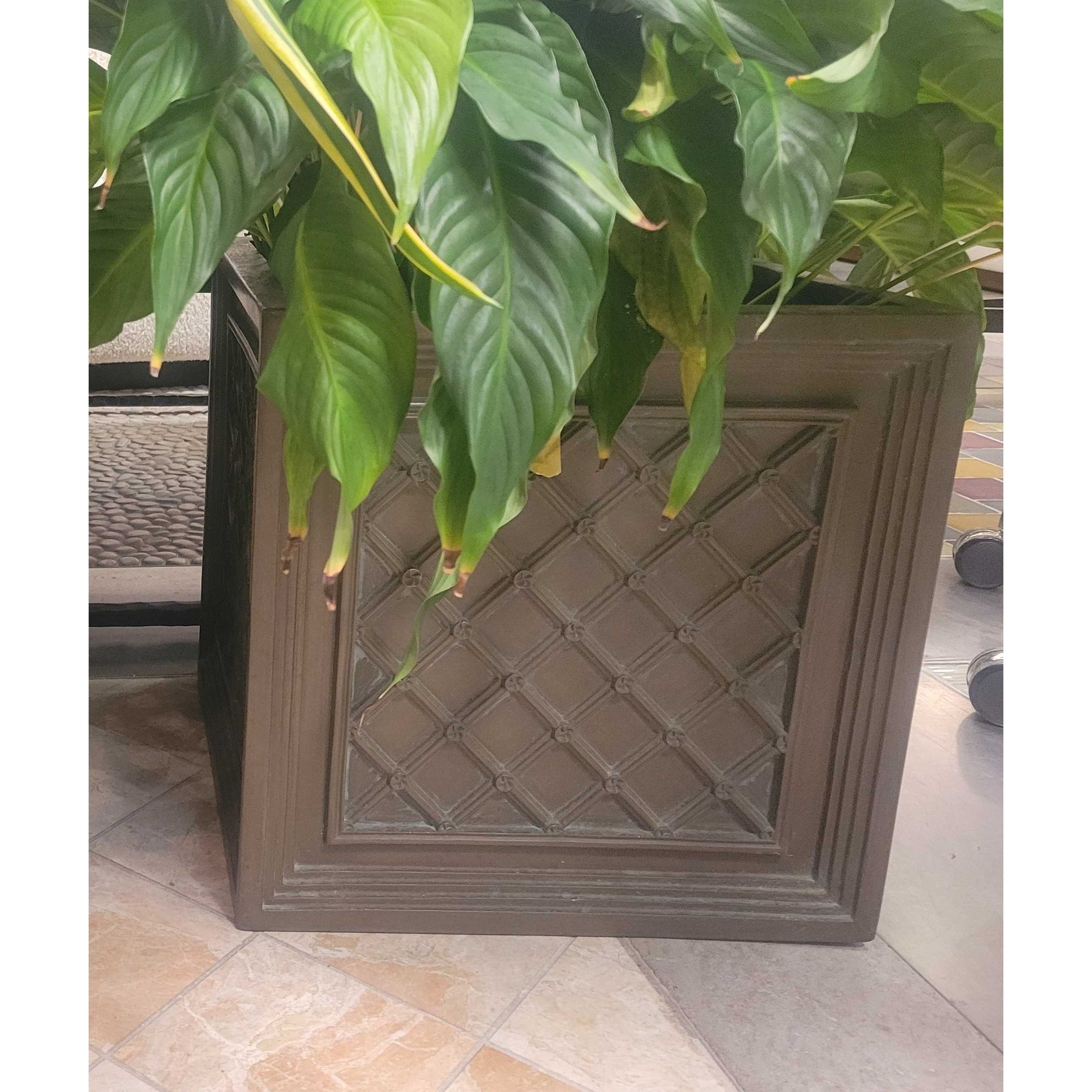 Gray Lattice Cube Planter