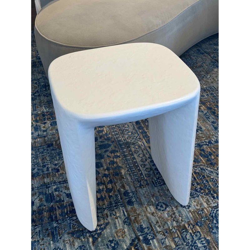 96G5YE6Z - Larissa White Plaster Side Table