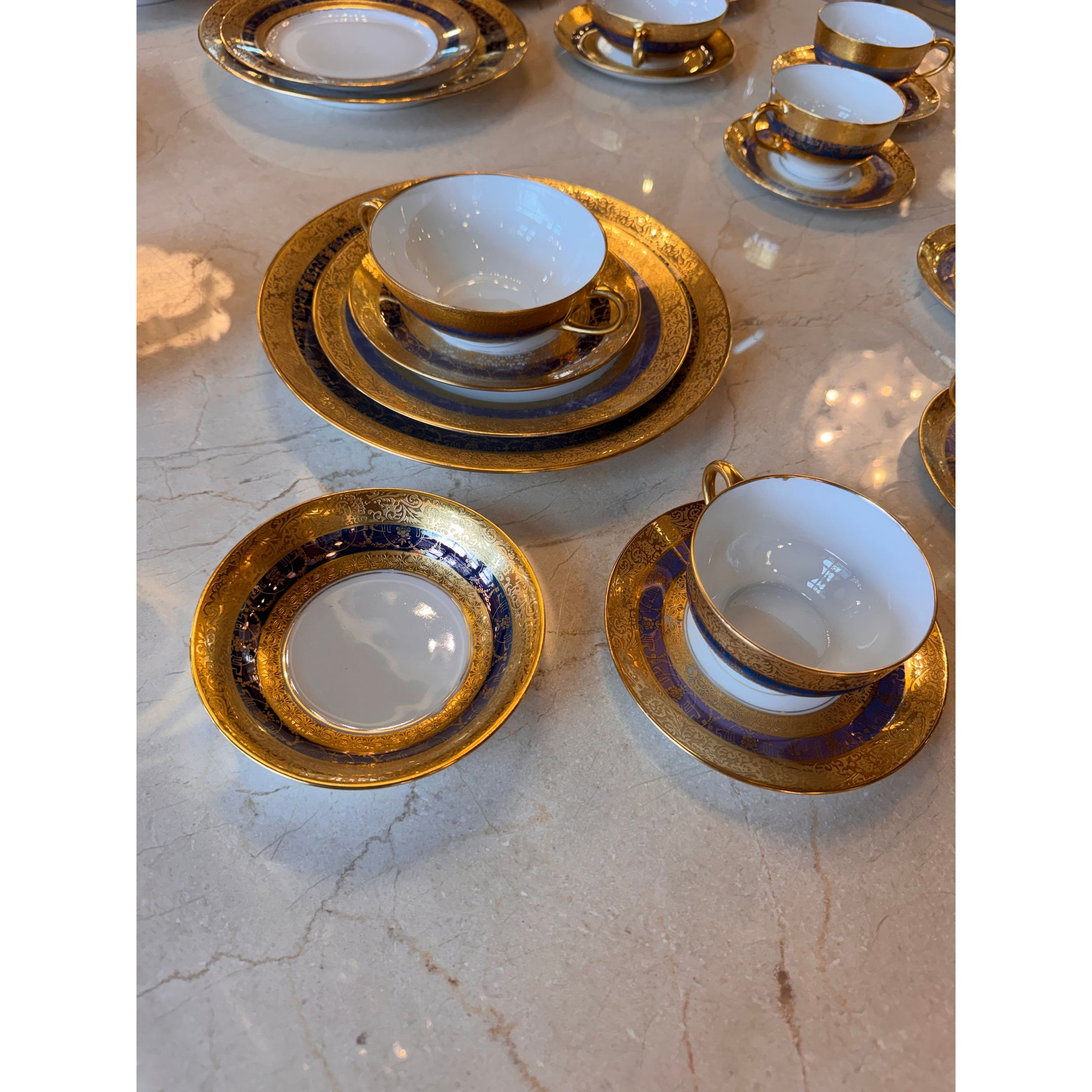 Hutschenreuther Selb Porcelain China Set: 8 Place Settings, 7 Pcs Per Set - colletteconsignment.com
