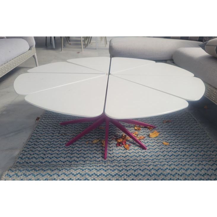 White Petal Coffee Table w/ Magenta Aluminum Base by Richard Schultz for Knoll