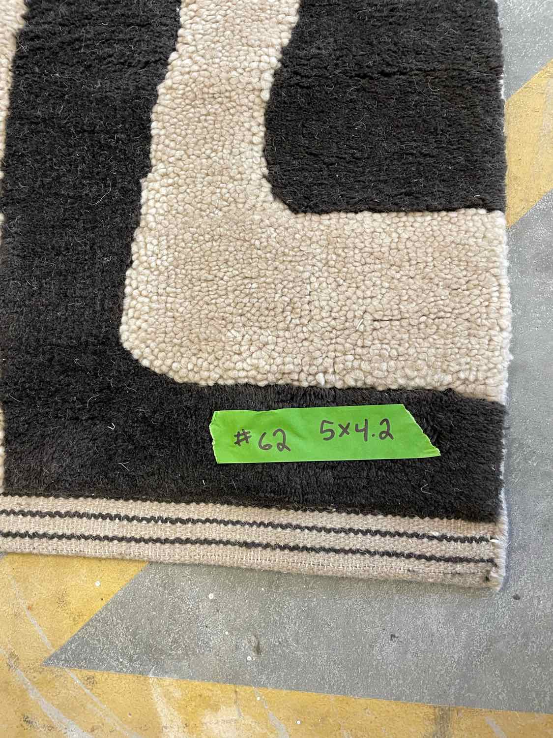 4.2' x 5' Black & Beige Abstract Maze Rug #62