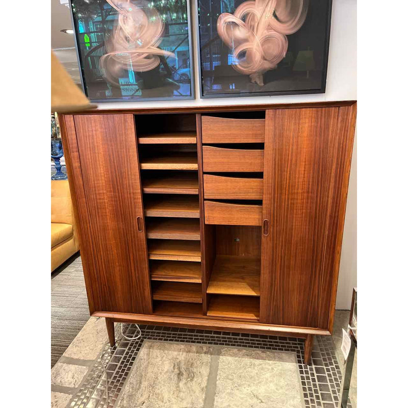 Mid-Century Cabinet / Dresser