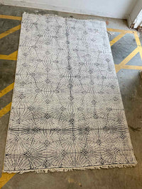 5' x 8' Beige Sunburst Pattern Rug #57