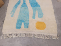 5' x 7' Abstract Coral & Sun on White Rug w/ Tassels