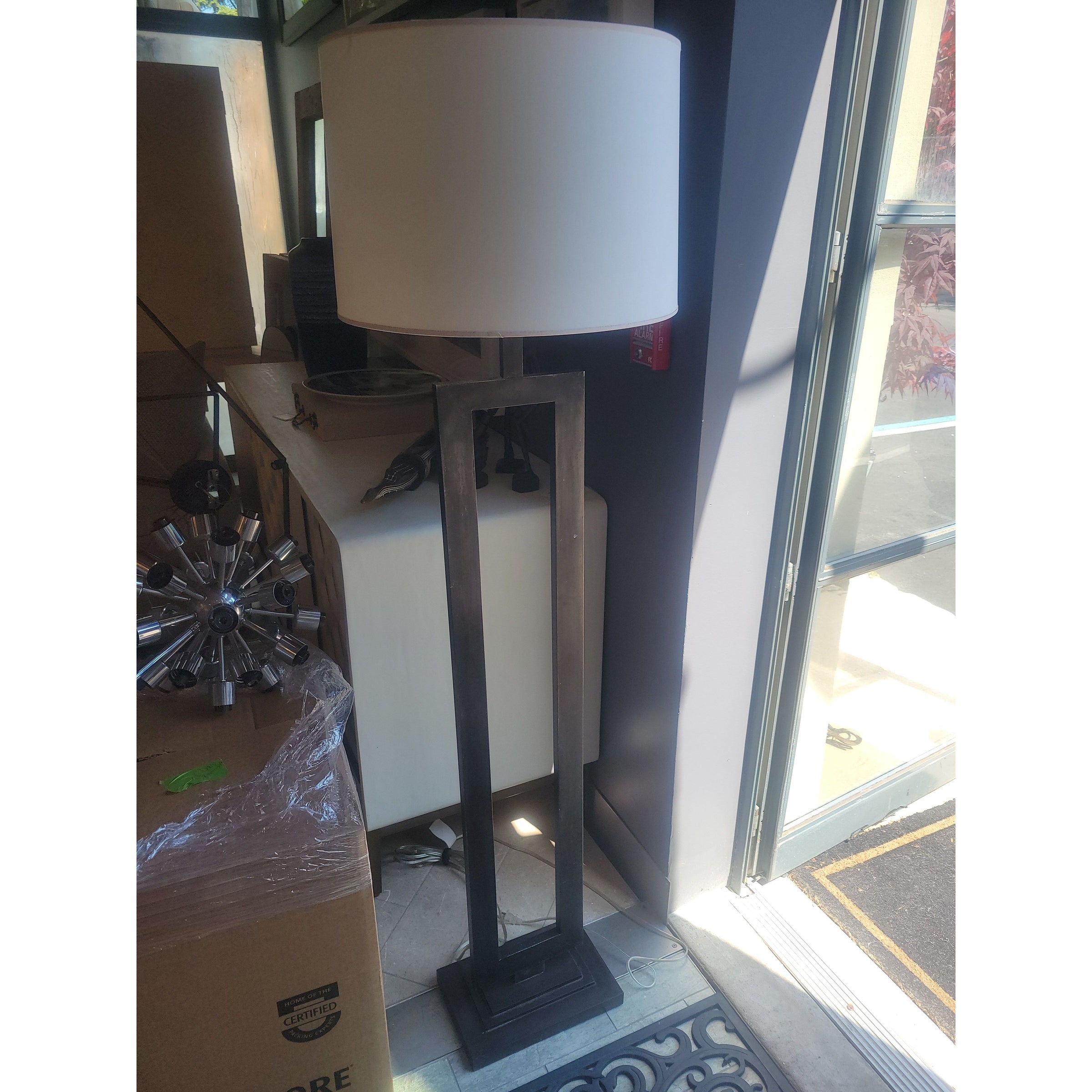 Black Metal Open Floor Lamp w/ Shade