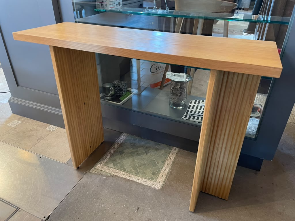 Stead Blonde Wood Fluted Console Table - Natural Oak Finish