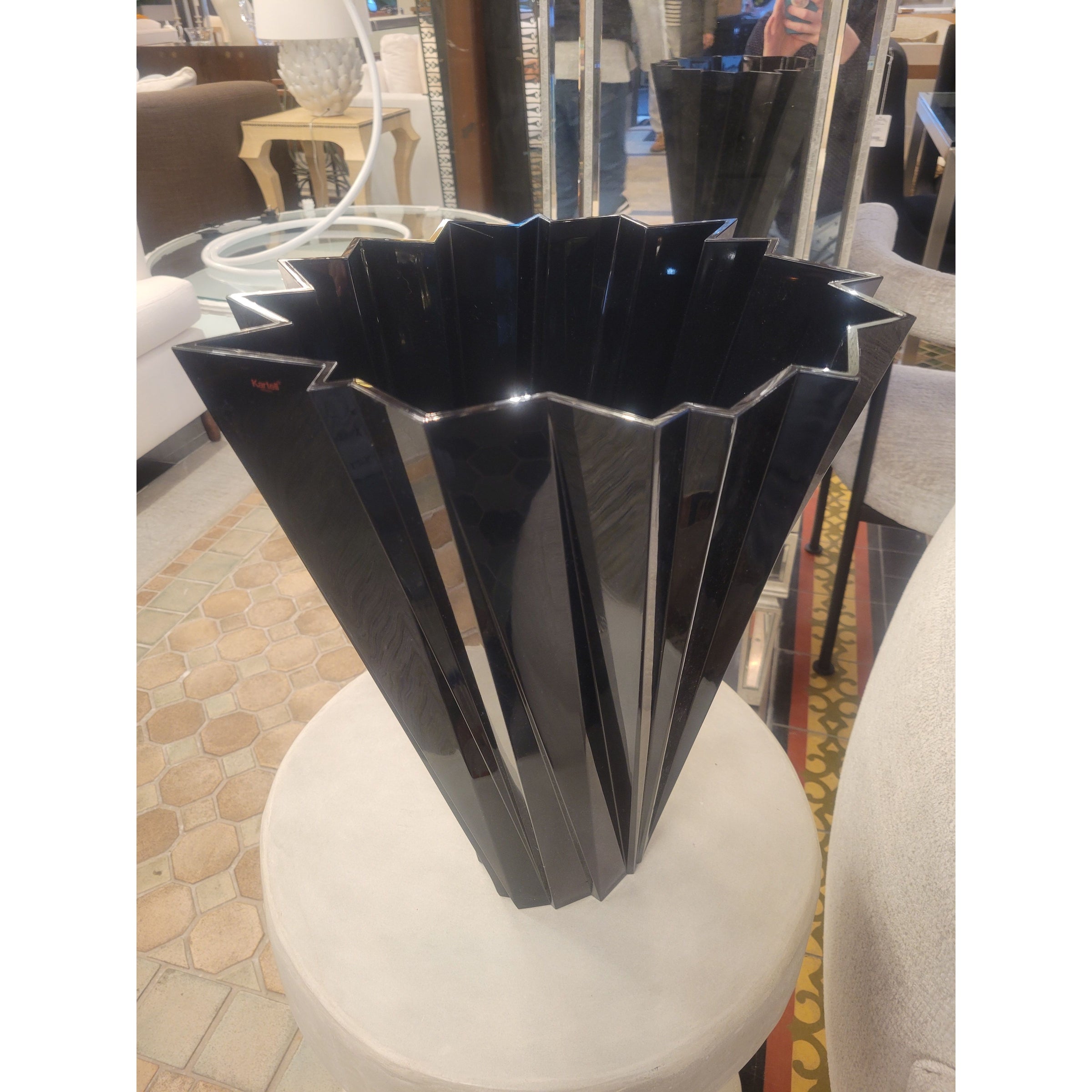 Black Poly Shanghai Vase by Kartell