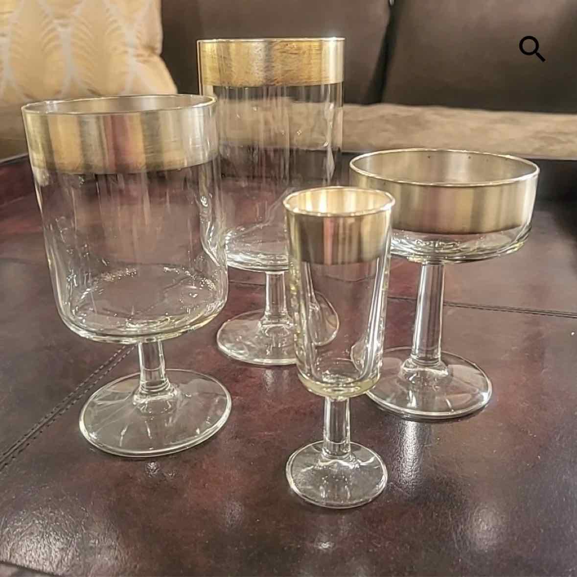 Dorothy Thorpe Silver Glassware Set of 26