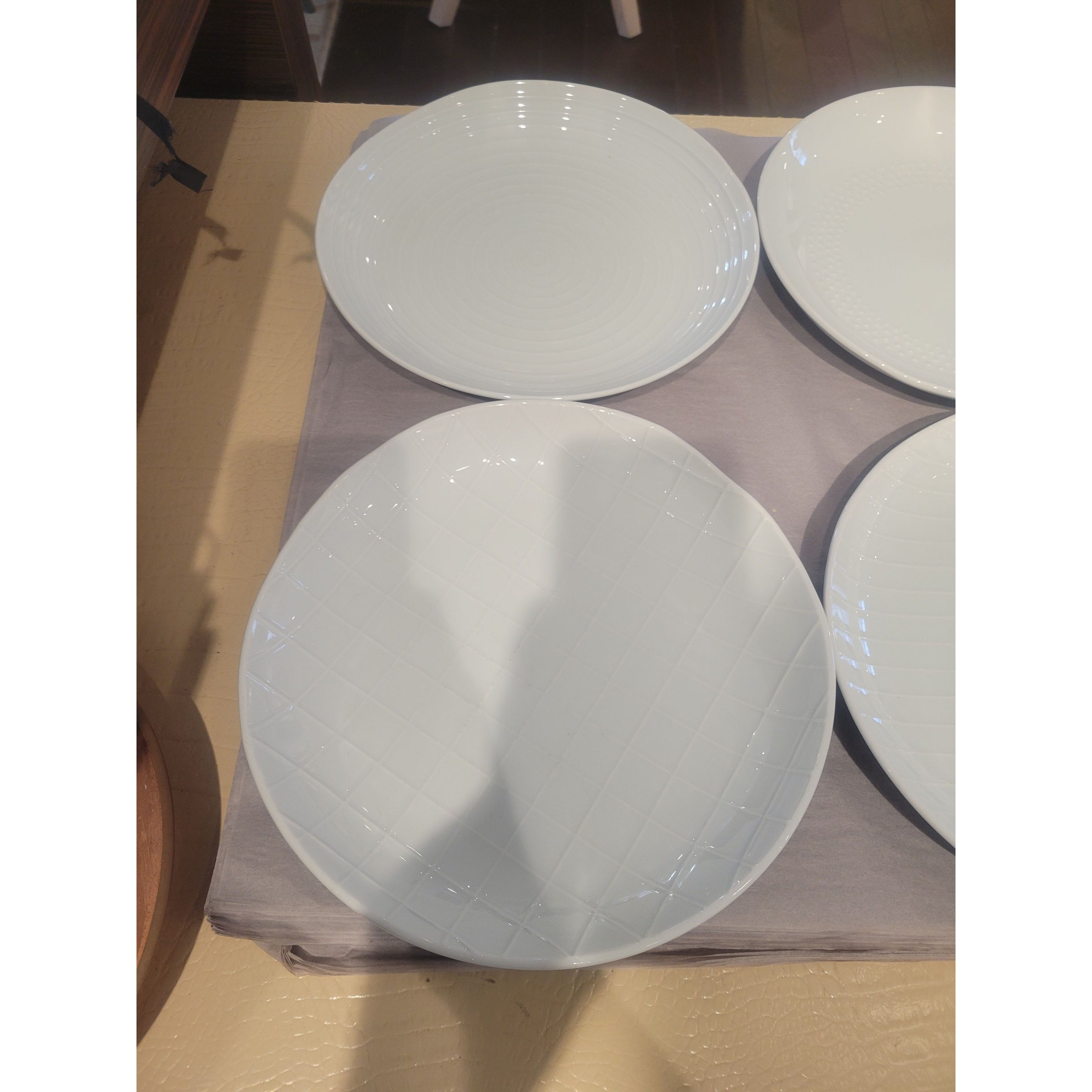 Set of 6 Dinner Plates by Hakusan