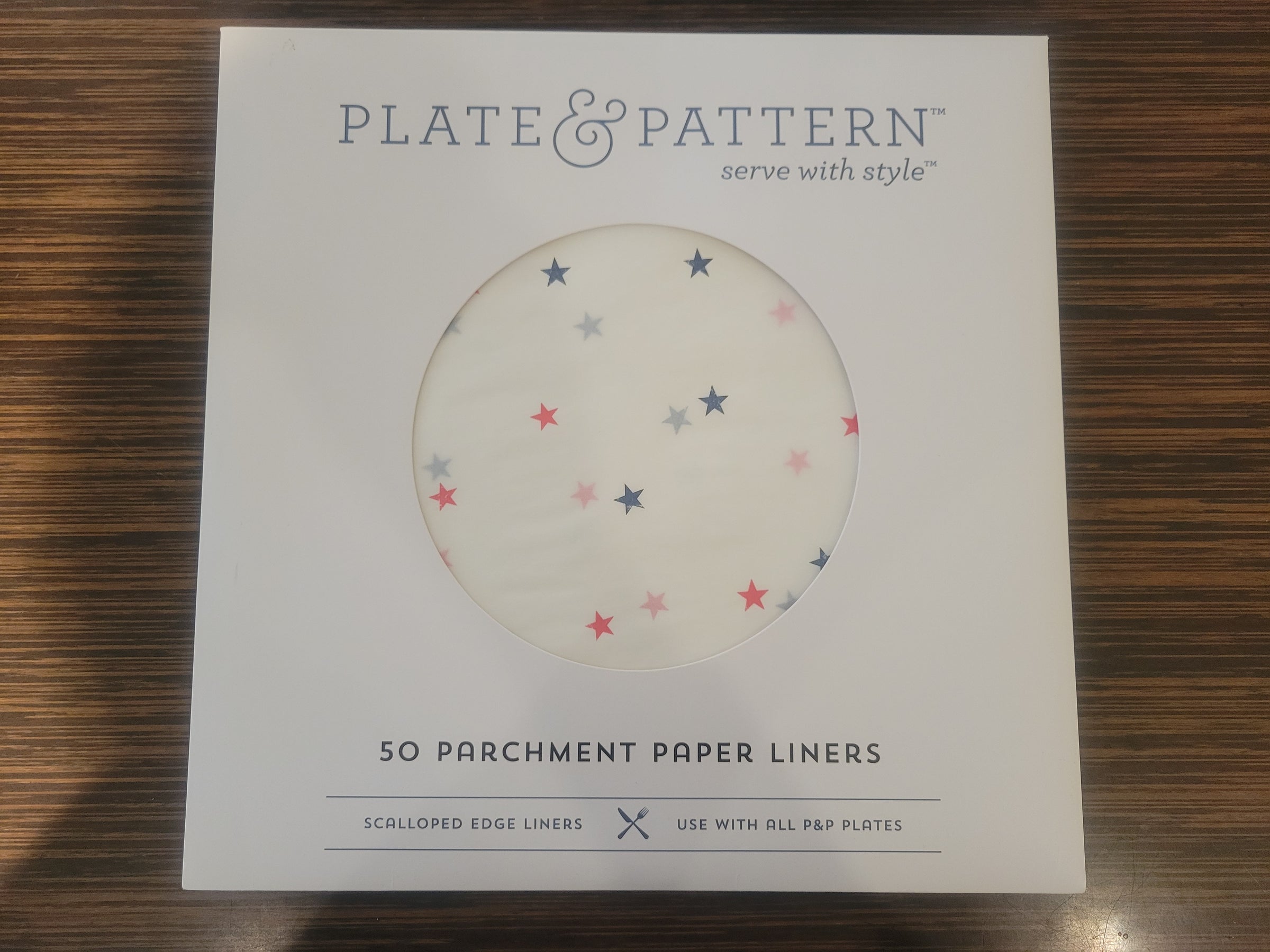 SET of 50 Scalloped Edge Star Print Parchment Paper Liners
