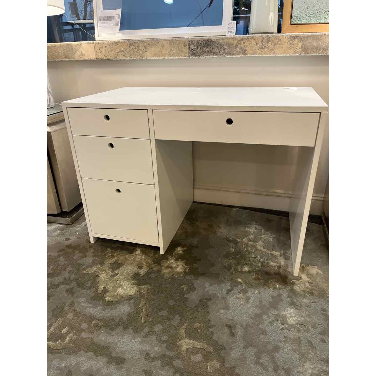 Ducduc White Storage desk 42 x 22 x 29