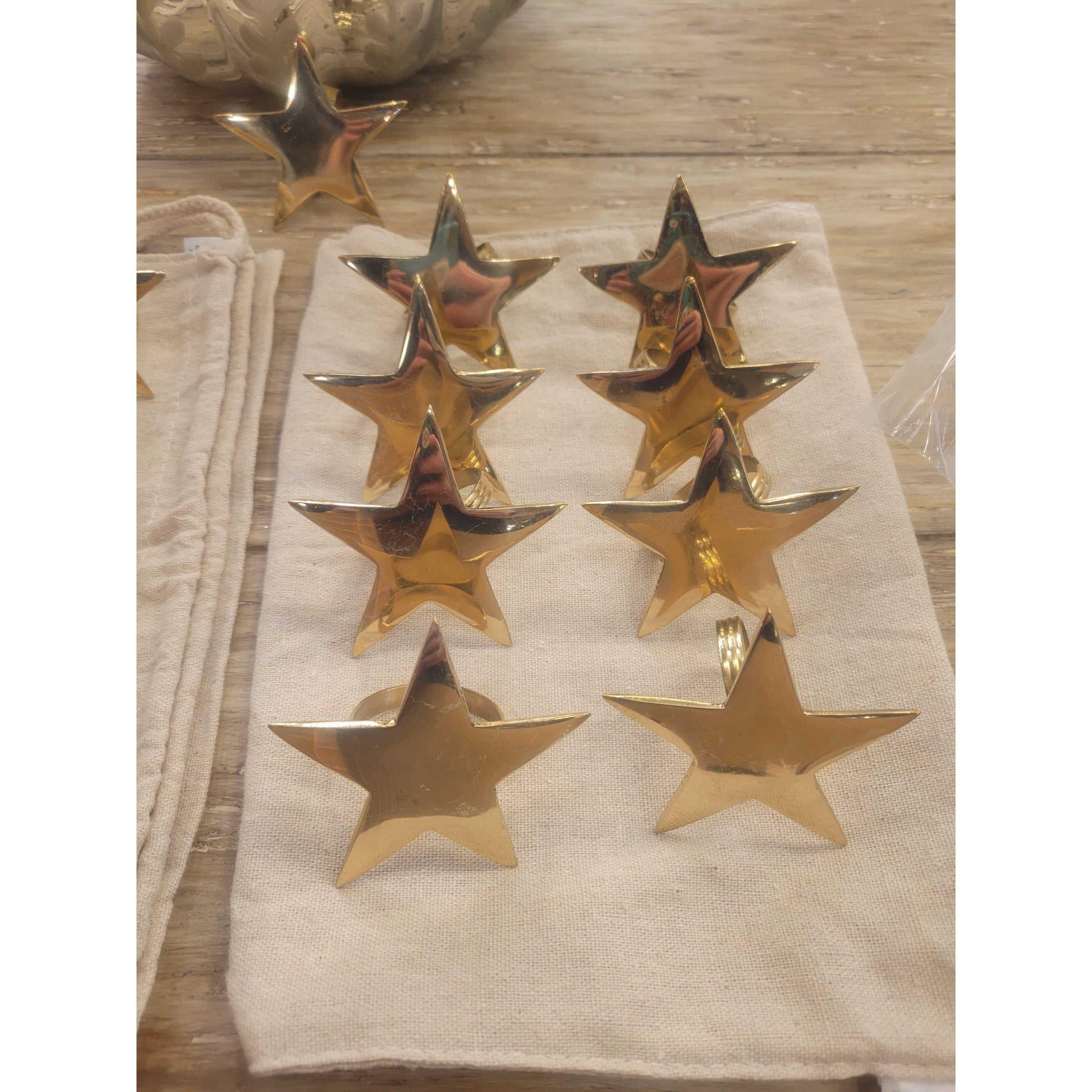 Set of 8 Gold Star Napkin Rings - colletteconsignment.com