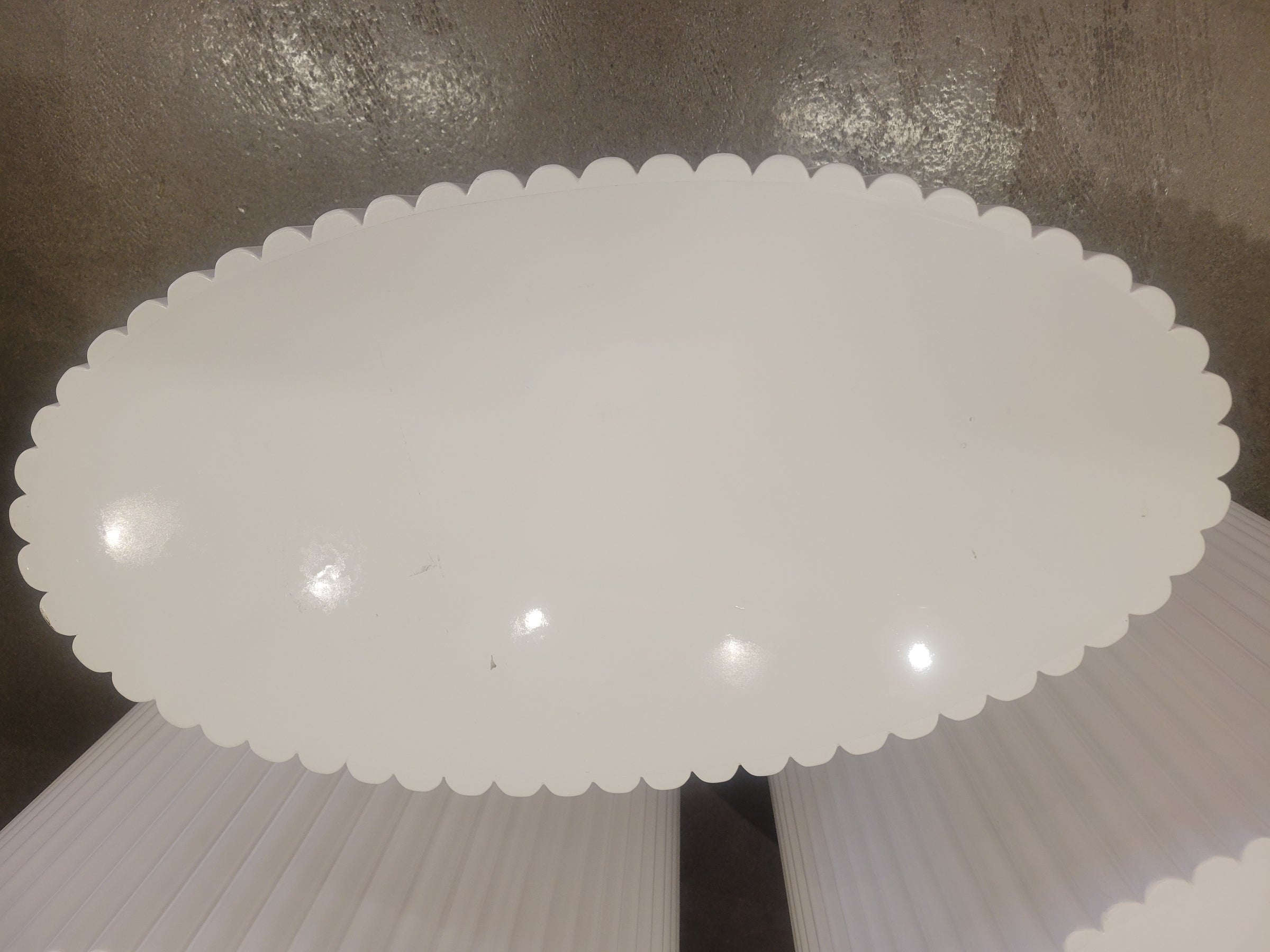 Fluted White Lacquer Oval Pedestal