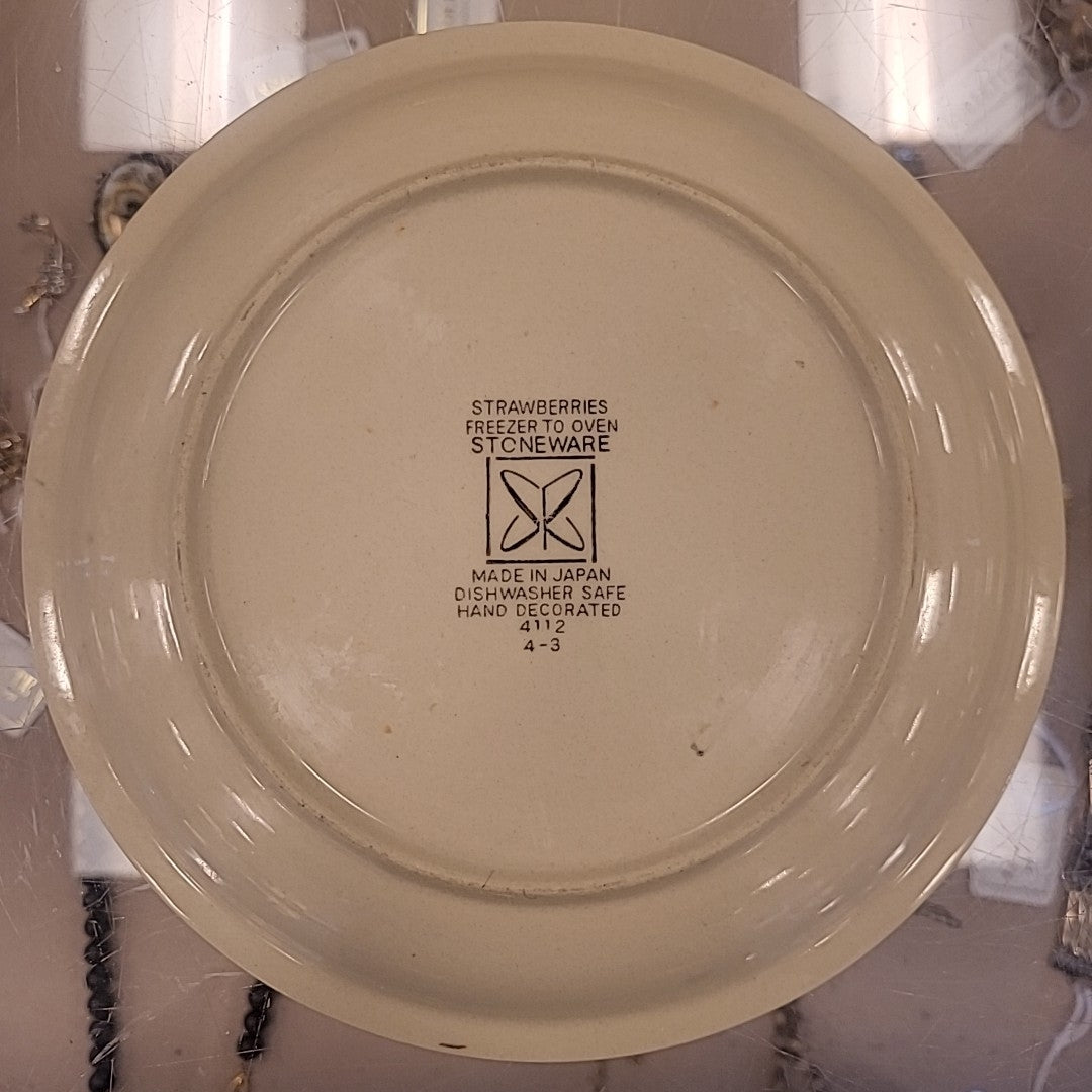 7-Pc Set of Plates - Strawberries Freezer to Oven Stoneware (AS IS) - colletteconsignment.com
