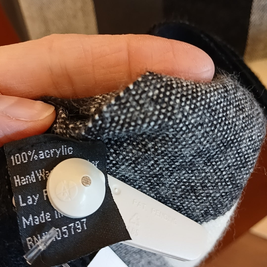 Women's Black/White Plaid Scarf