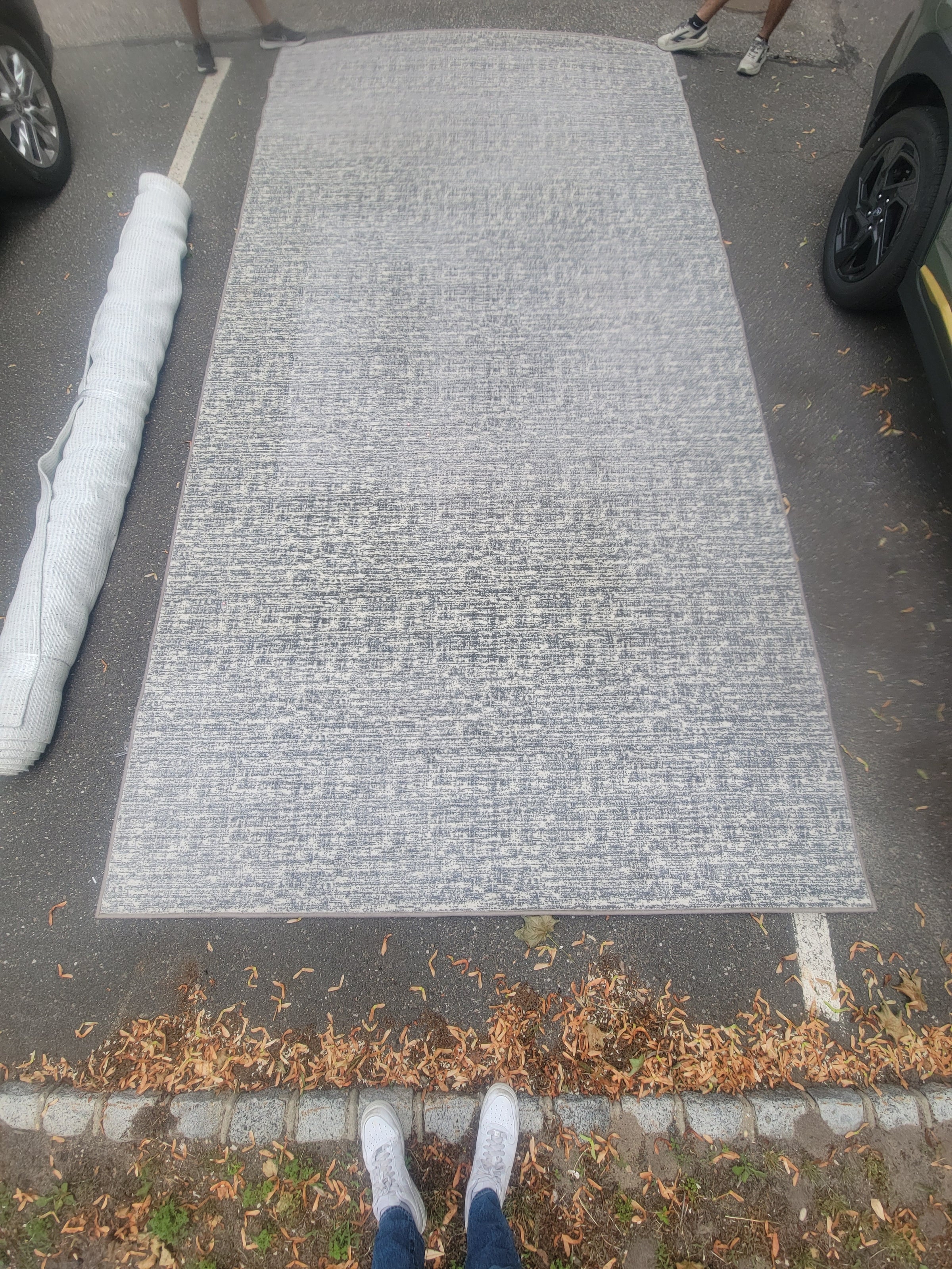 8' x 16' Abstract Blue Gray Low Pile Floor Runner