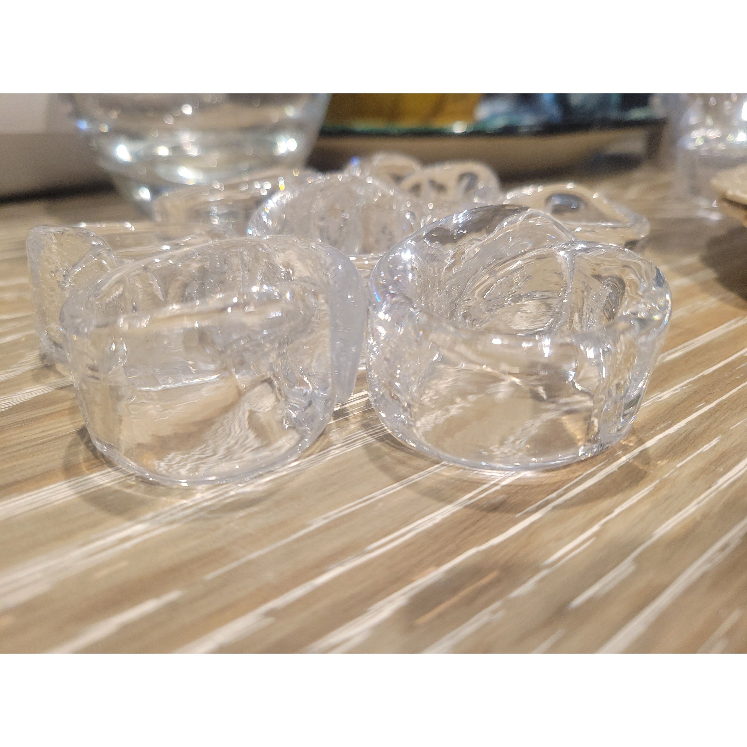 SET of 7 Simon Pearce Swirled Glass Napkins Rings - colletteconsignment.com