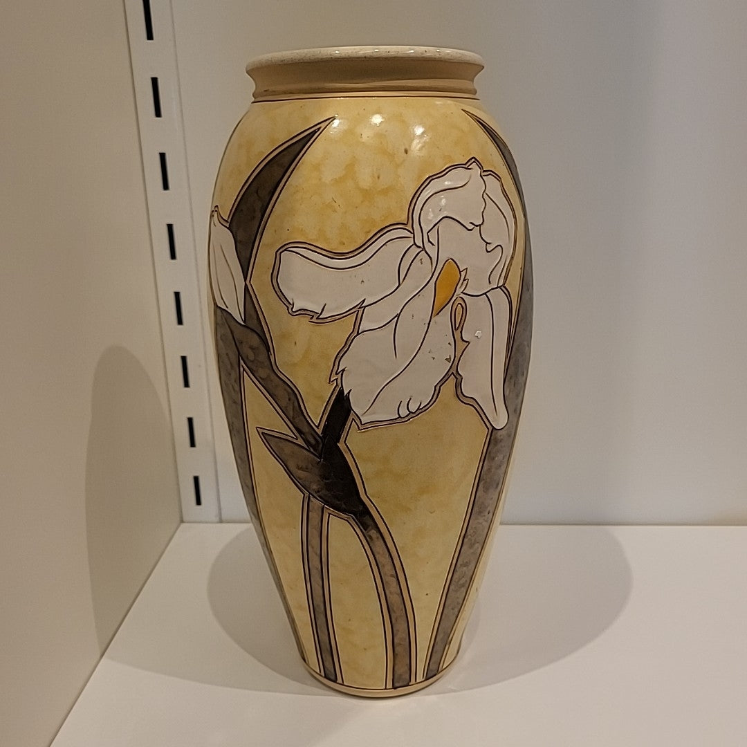 Bulgarian Vase with Iris Flower design