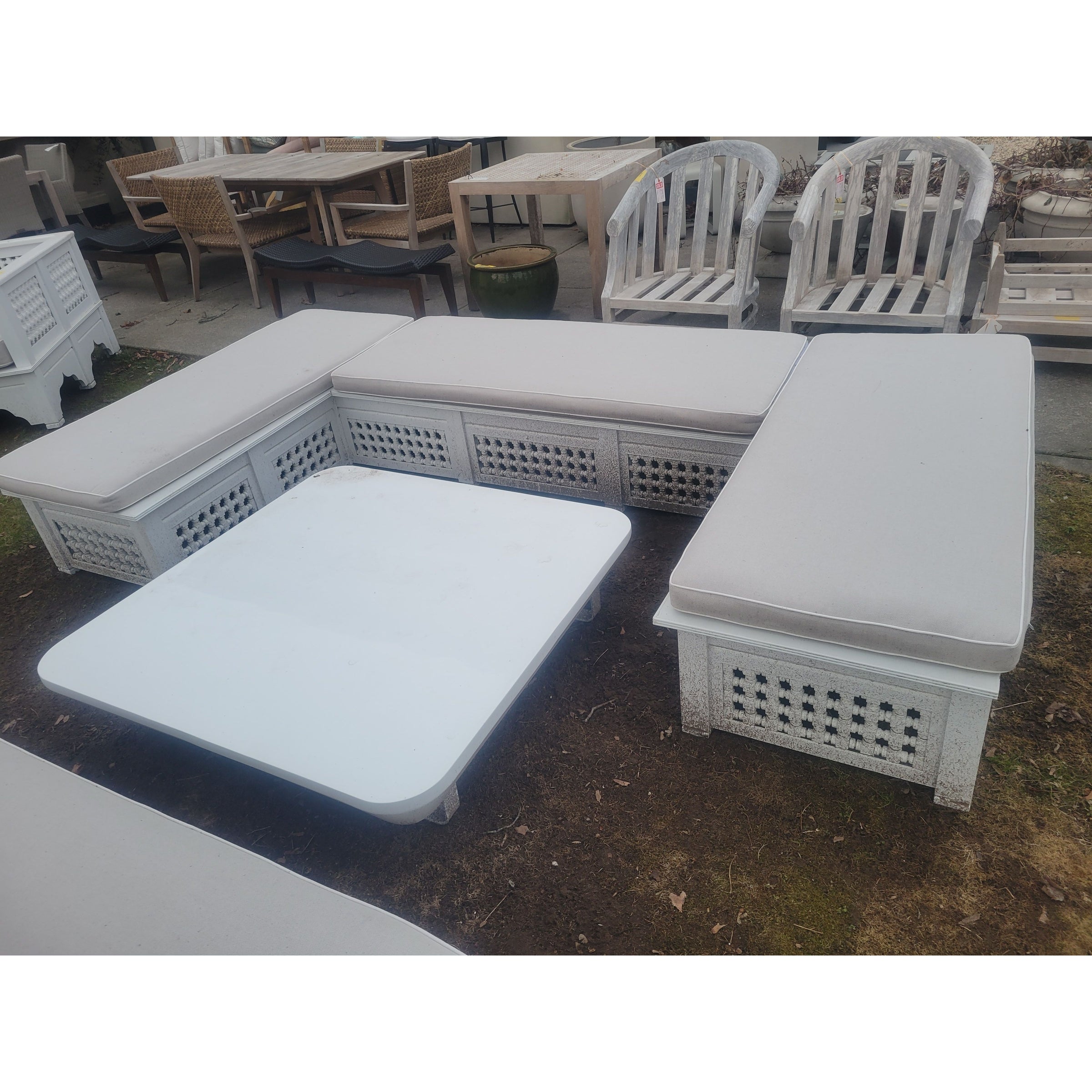White Wood Lattice 3-Pc U-Shaped Bench Sectional w/ Gray Cushions - colletteconsignment.com