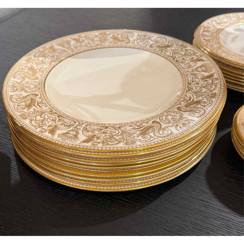 Set of Eleven Wedgewood Florentine Gold Dinner Plates 10.75" Dia