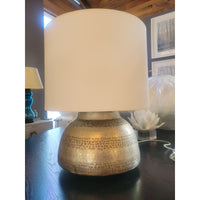 Wide Metal Lamp w/ Shade - 16.5"D x 22 - colletteconsignment.com