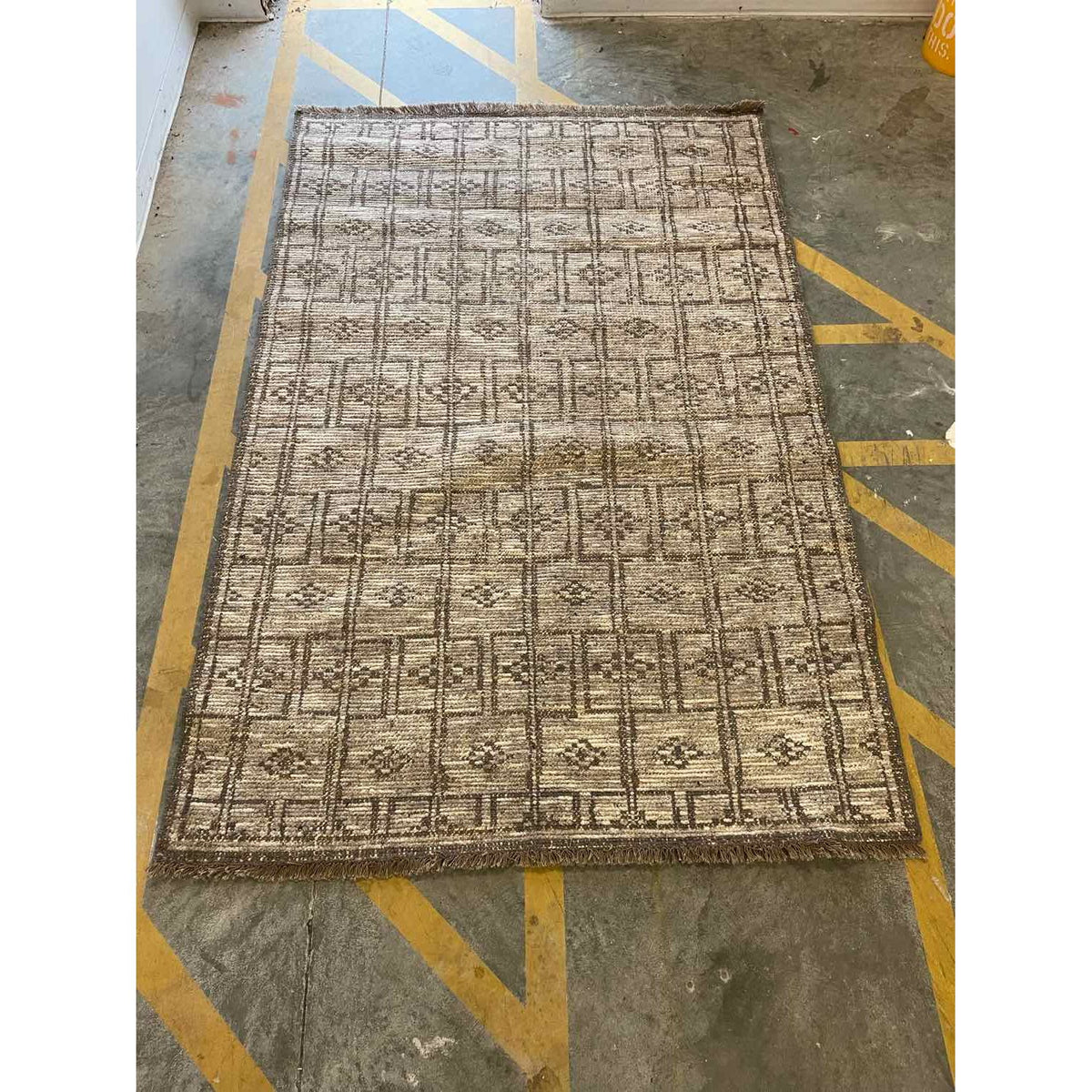 5.2' x 7.10' Black & Gray Tribal Squares Rug #40