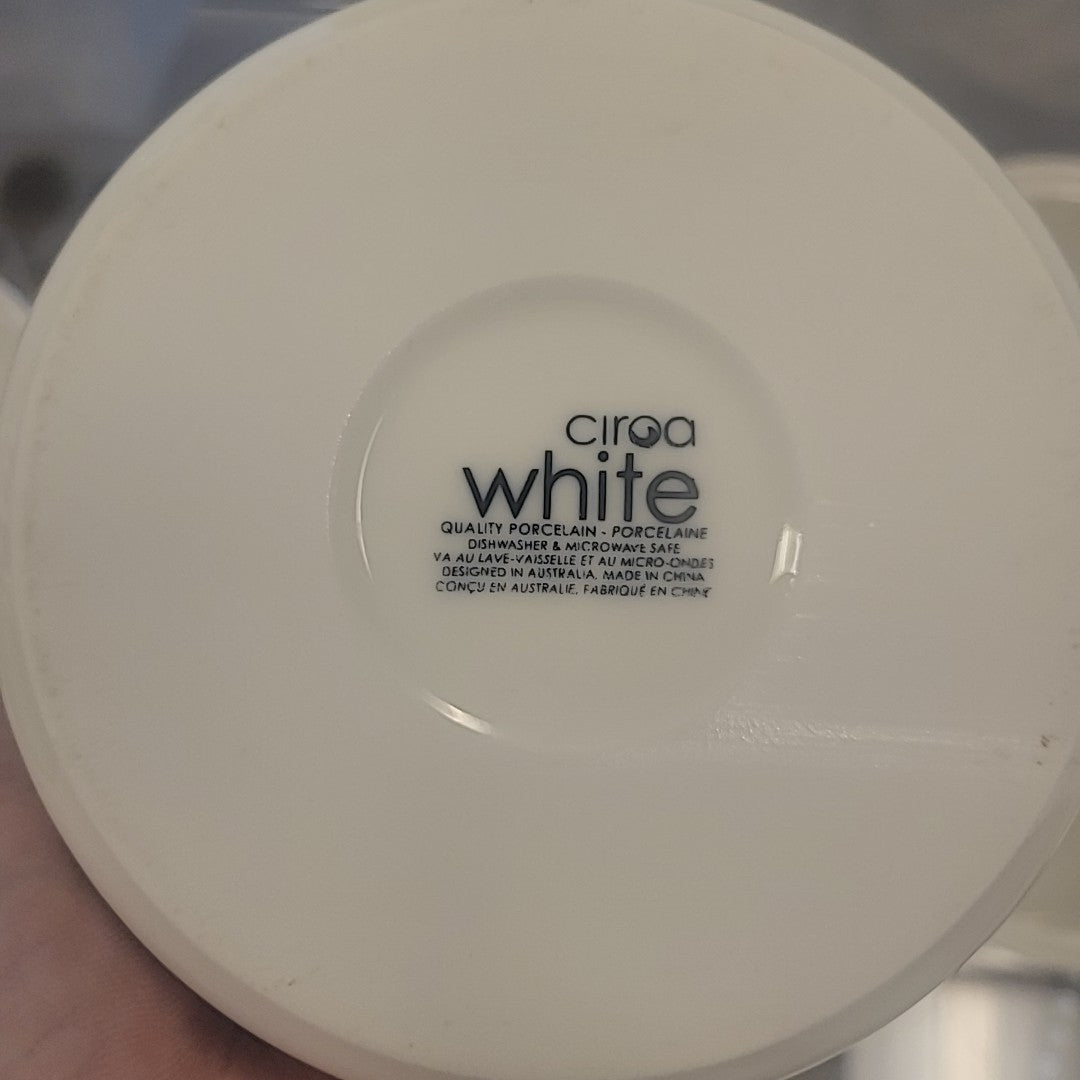 SET of 4 White Ceramic Ramekins w/ Lids