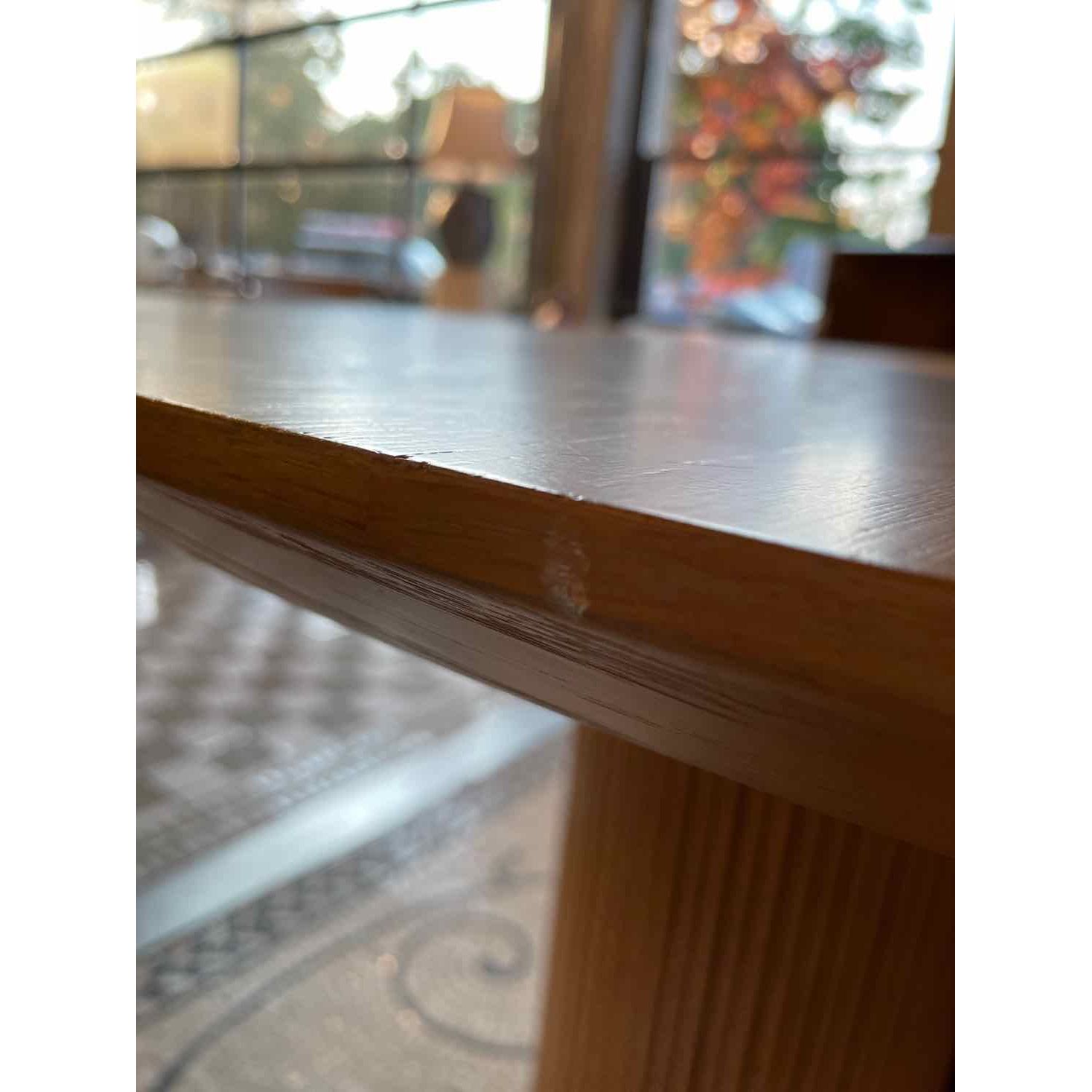 5-ft Round Oak Dining Table w/ Fluted Base