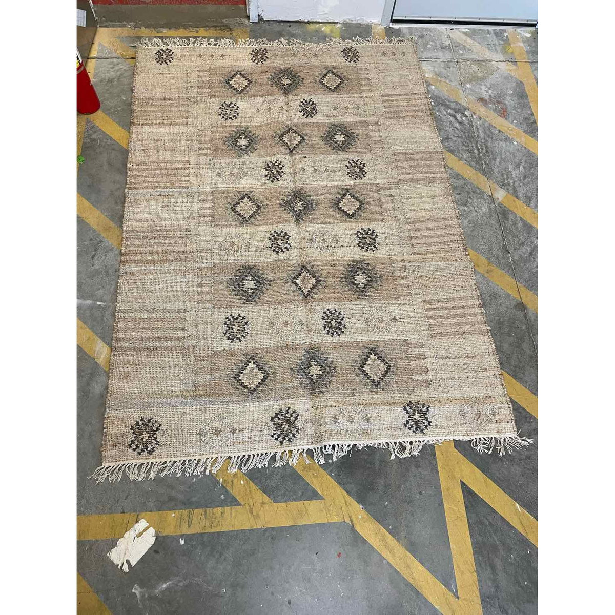5.3' x 7.6' Brown Striped Kilim Rug w/ Tribal Patterns #36