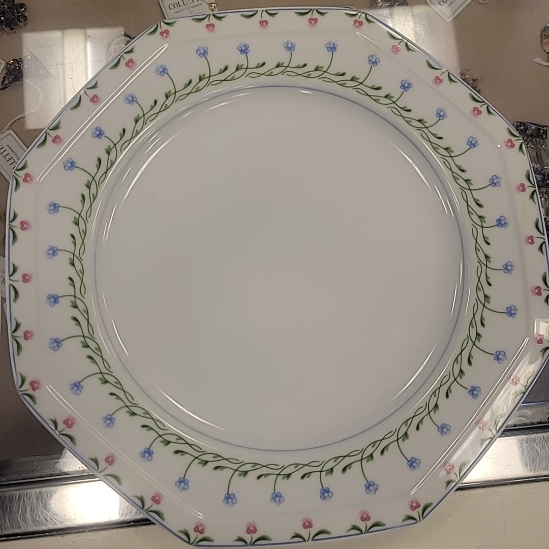 Pair of Studio Nova Painted Flower Plates - colletteconsignment.com
