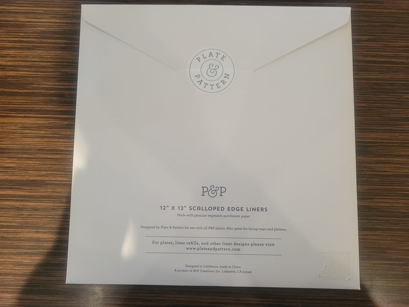 SET of 50 Scalloped Edge Star Print Parchment Paper Liners